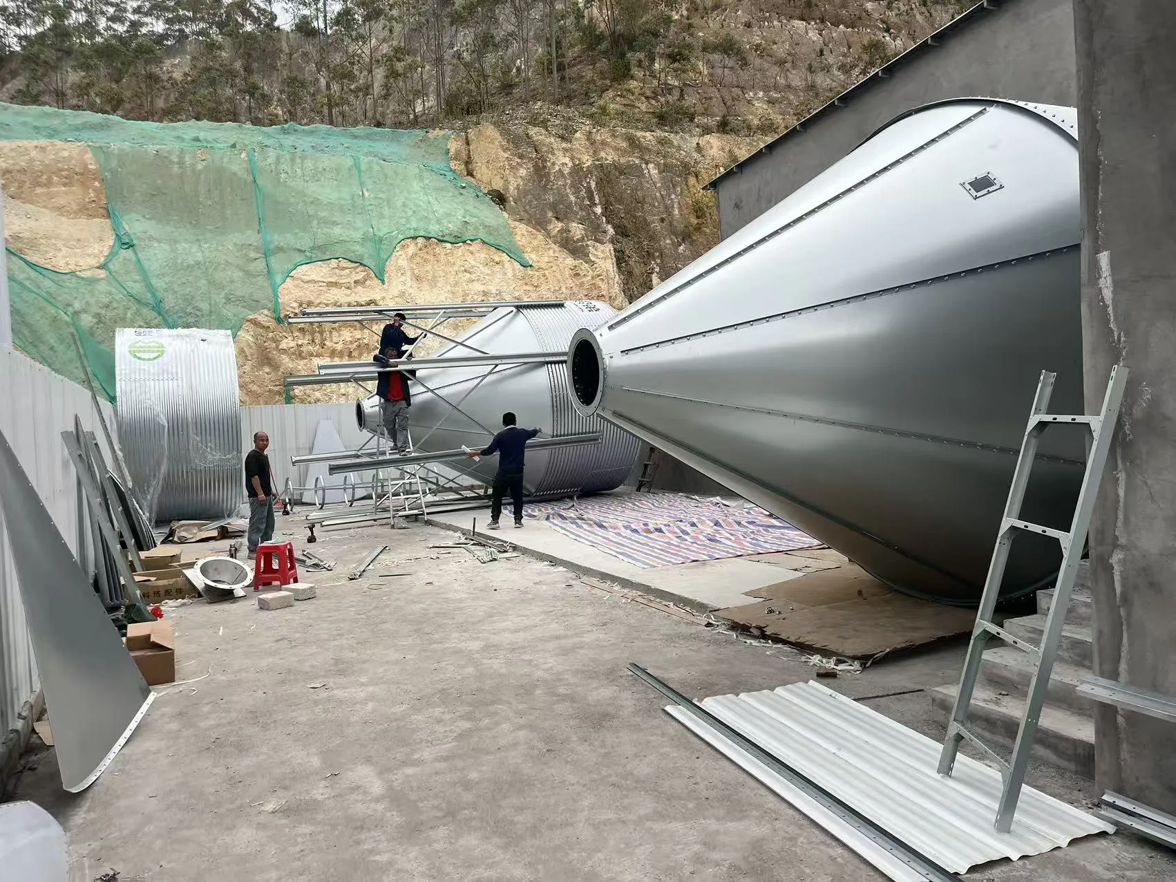 Крупномасштабный проект свинофермы Debabrother в Гуандуне строится с прогнозируемой мощностью 300 000 поросят в год